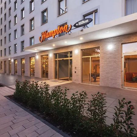 호텔 Hampton By Hilton 3*