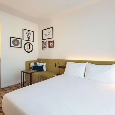 ホテル Hampton By Hilton 3*