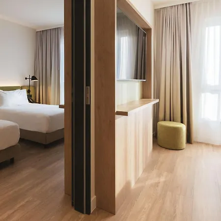 Hampton By Hilton 3*