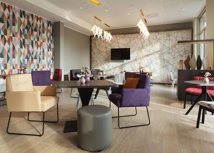 Hampton By Hilton מלון 3*