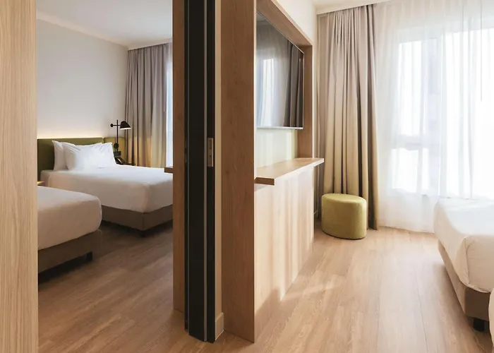 Hampton By Hilton 3*