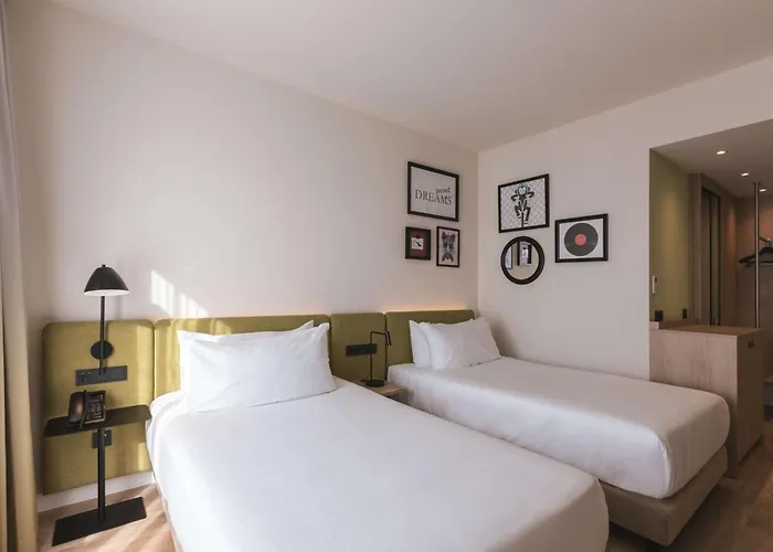 Hotel Hampton By Hilton 3*