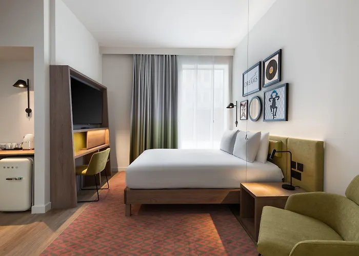 מלון Hampton By Hilton 3*